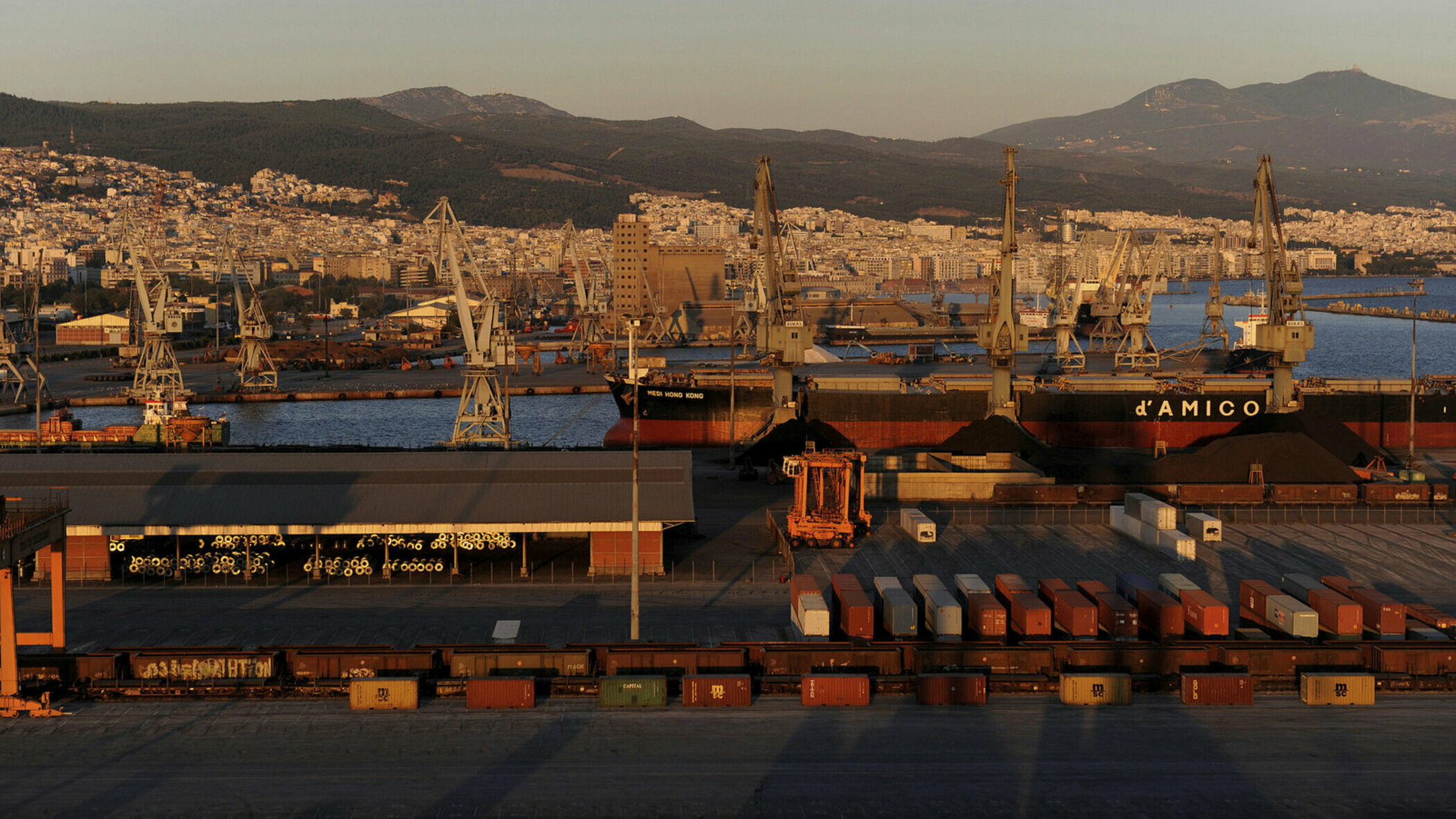 Город и порт в алжире 6 букв. Порт альгер. Аннаба алжир. Город буира в алжире. Предприятия испании.