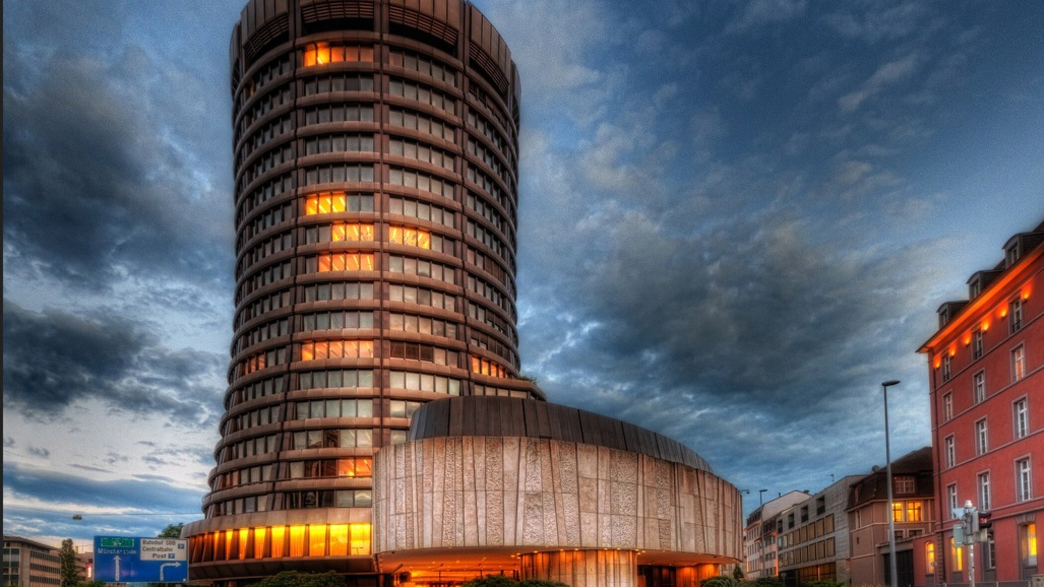 Банк в мелитополе. Банк центр международных. Базельский банк международных расчетов. Банк центр международных. Банк международных расчётов базель швейцария.