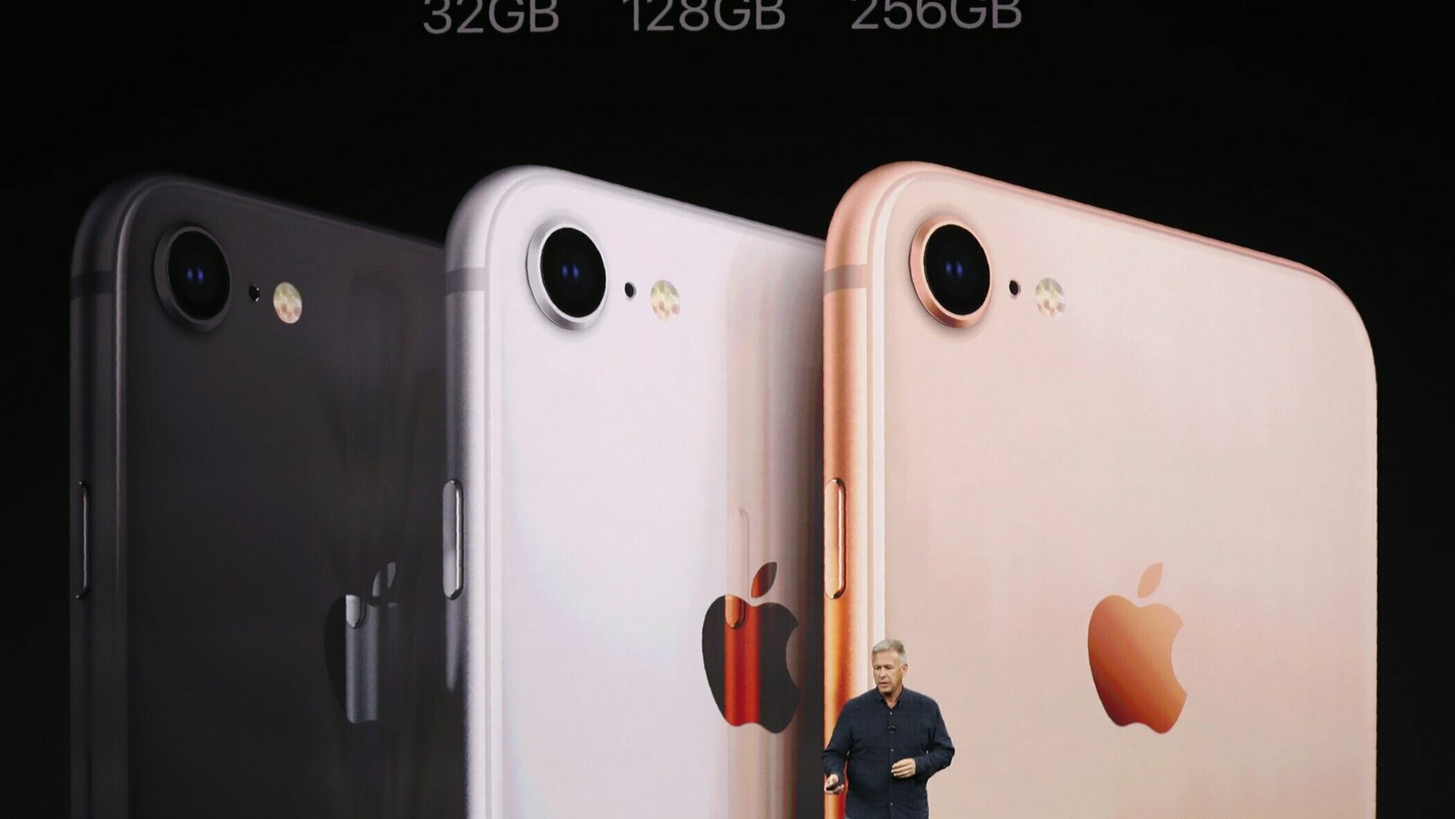 Айфон 8 красный. Iphone 8 plus 256 gb gold. Iphone 14. Iphone 8 pro. Реклама красного айфона.