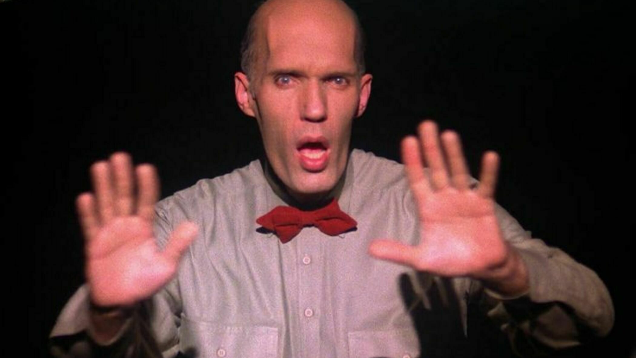 Карел стрёйкен. Твин пикс, 1990–1991. Твин пикс раненый купер. Твин пикс великан. Карел стрёйкен твин пикс.