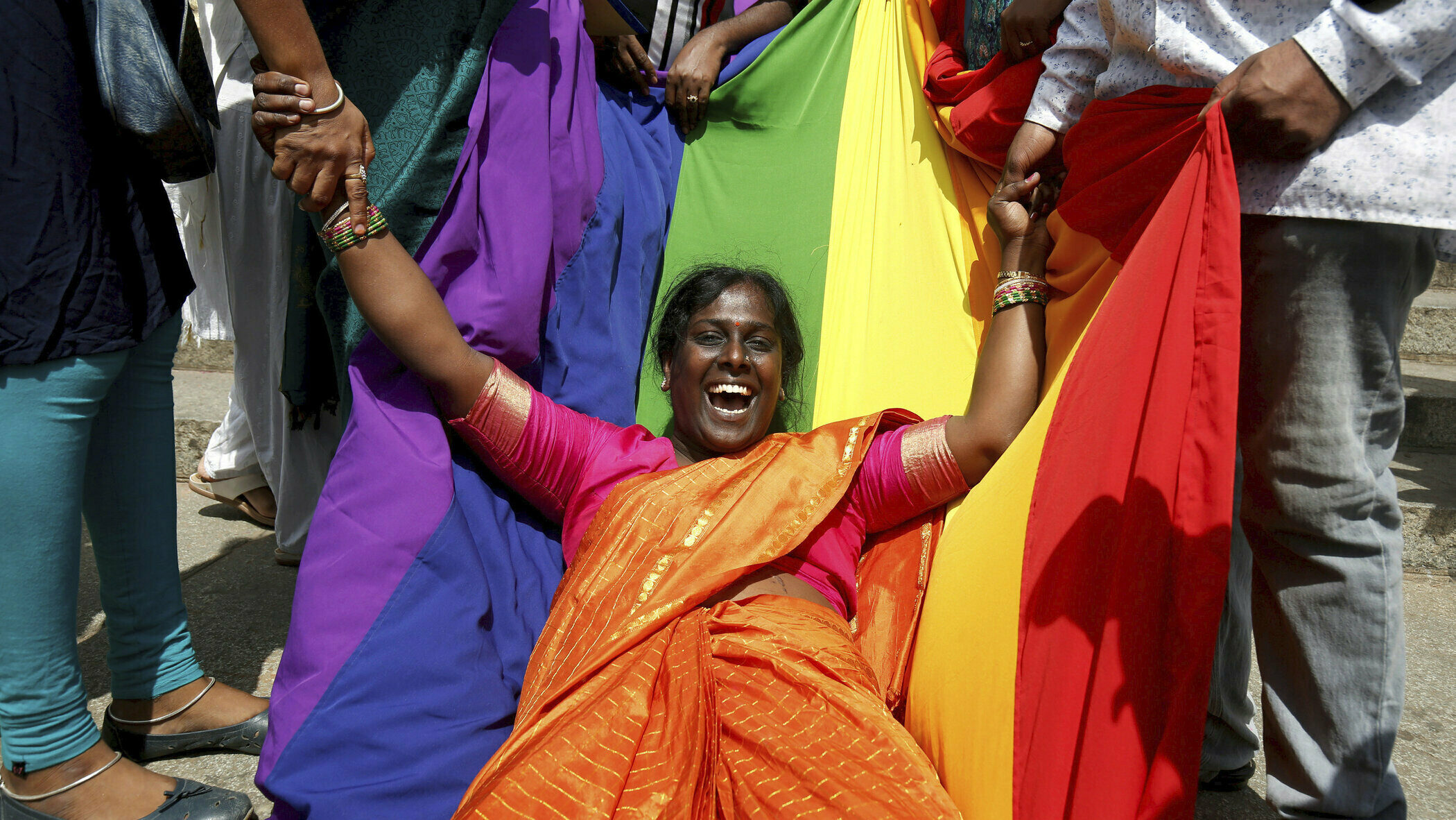дели). лгбт в пакистане. карта индии по языкам. султанпур пакистан. население индии.