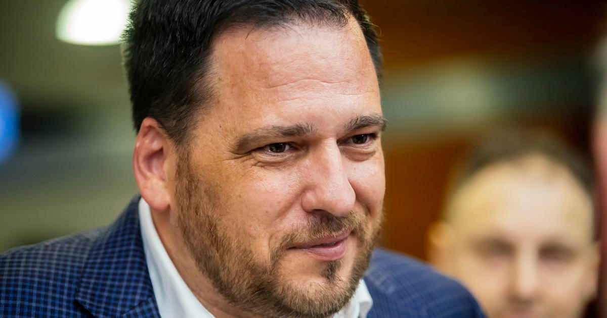 Píšťalkou proti schodku. Zdechovský chystá hlukový protest proti Babišovu kabinetu