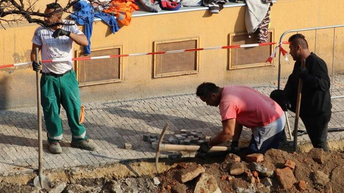 Temný scénář práce: Proč na tom bude romský kopáč lépe než ajťák z Brna?