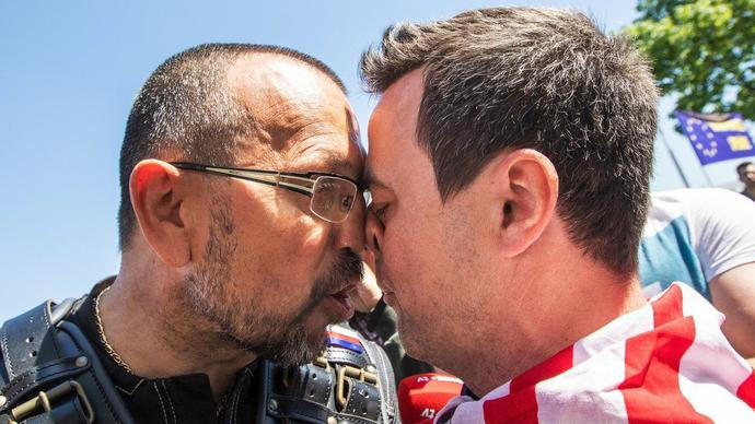 Noční vlk Foldyna si opět přihřál polívčičku na Prague Pride: Gayové jsou stejní jako nekrofilové