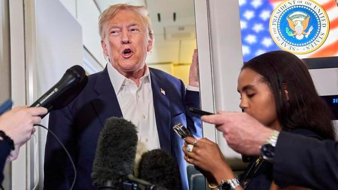 Amerika se navzdory Trumpovu chaosu vrátila k růstu. Bohatne dvakrát rychleji než Evropa