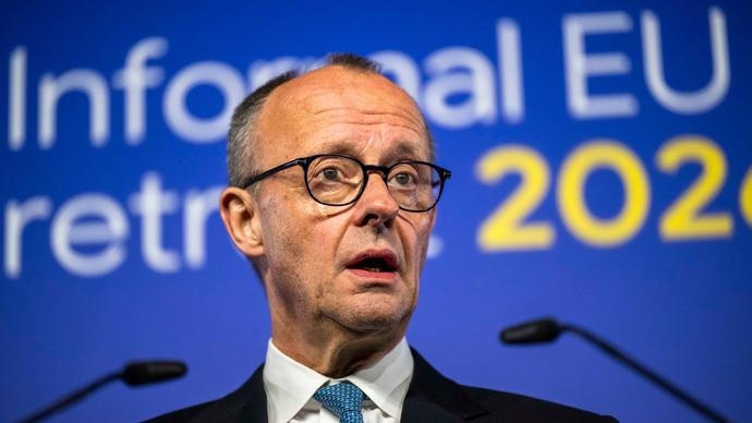 Blitzkrieg proti povolenkám: Kancléř Merz tvrdě zaútočil na systém ETS, ceny prudce padají