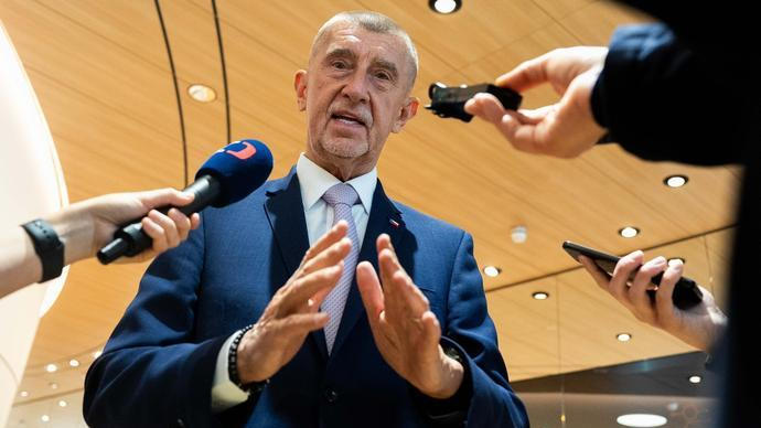 Z liberála ultrapravičákem snadno a rychle. Babišovi se krutě vymstila ignorance