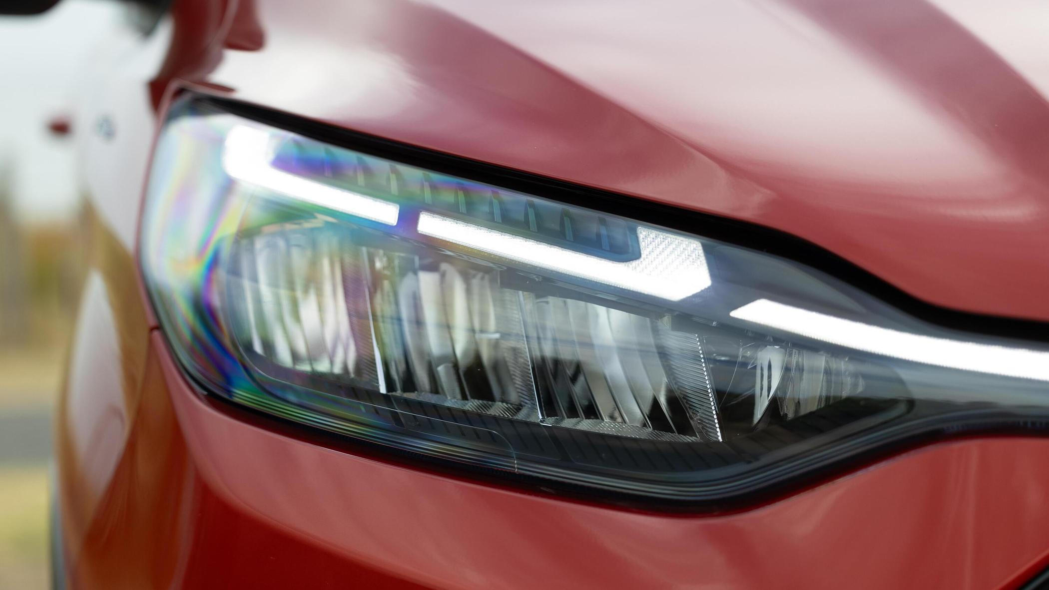 INFO.CZ | Luxusní dodávka s hybridem. Testovali jsme Ford Tourneo ...